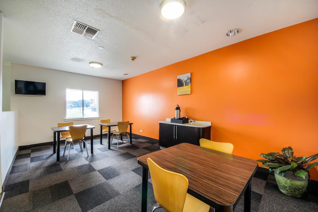 Motel 6 New Braunfels Eksteriør bilde